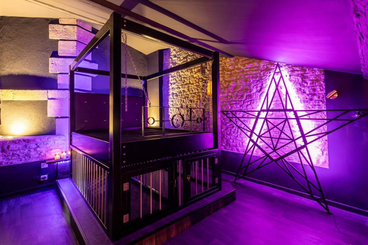 Cherie Cherry - Romantic And Bdsm House Briey Exterior foto